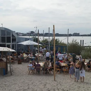 With A Few Bed and breakfast Ámsterdam
